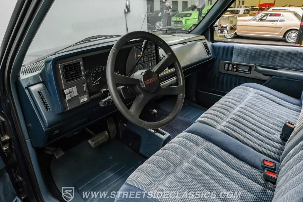 1994 Chevrolet C1500 Silverado 4X4 - Thumbnail 4