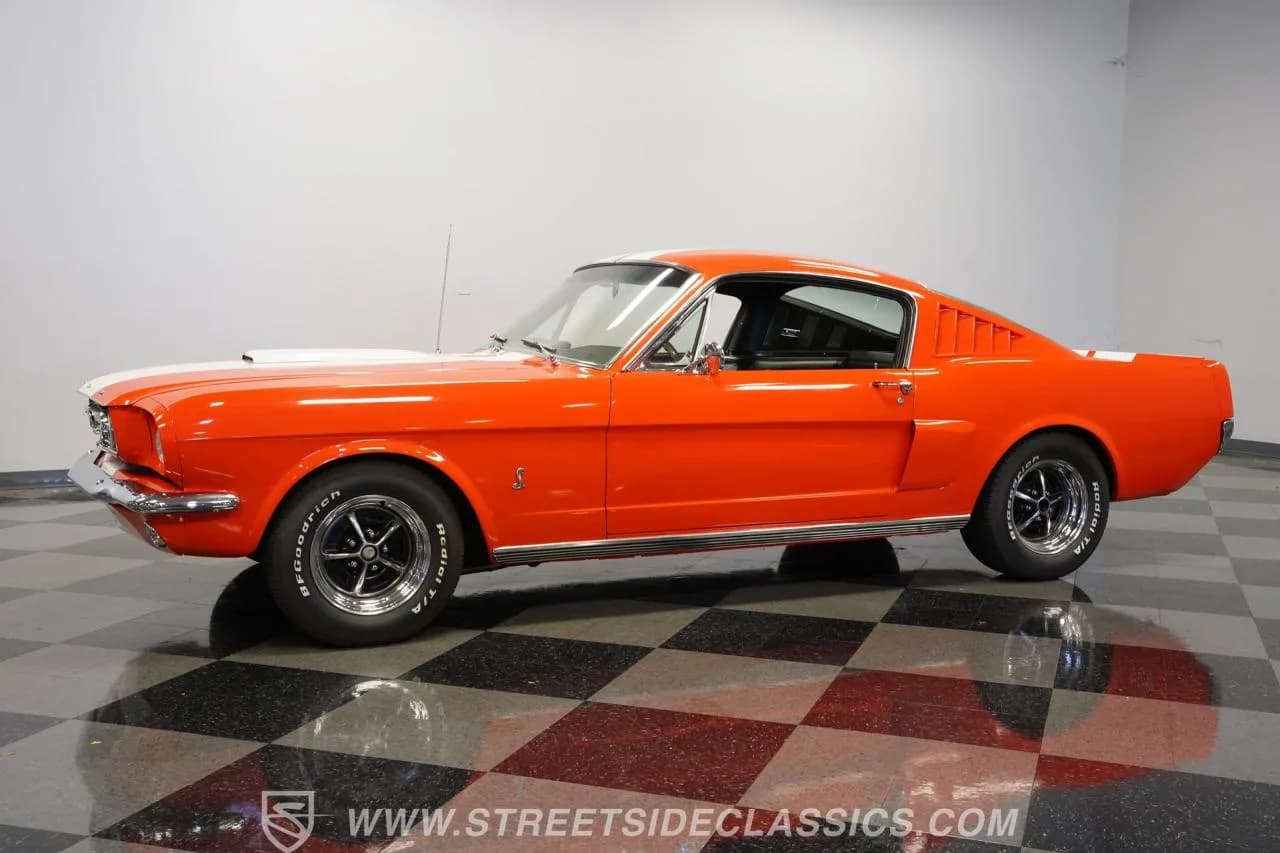 1965 Ford Mustang 2+2 Fastback - Thumbnail 7