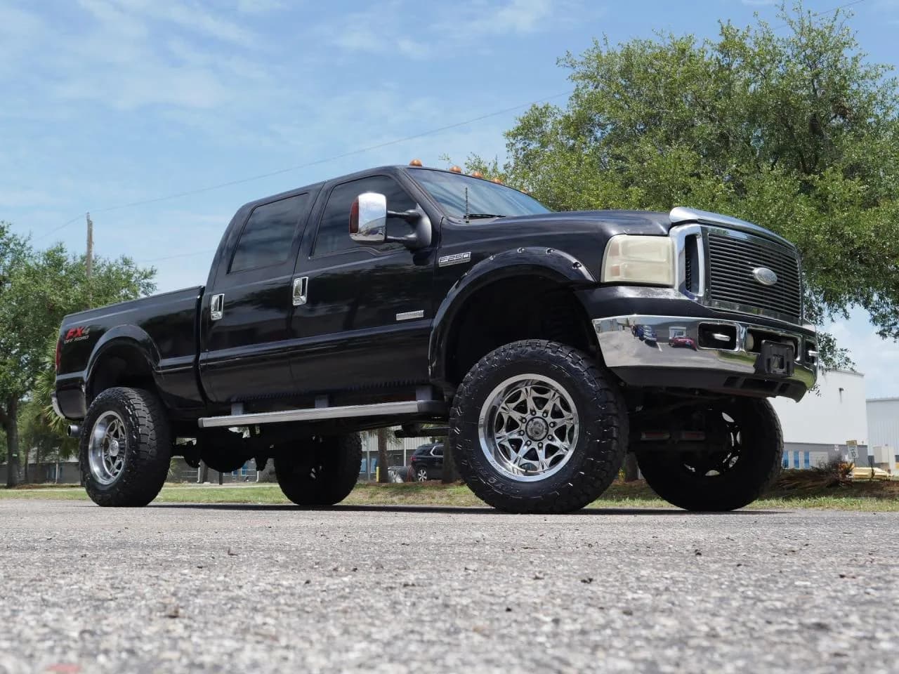 2006 Ford F250 Lariat Crew Cab 4x4 - Thumbnail 5
