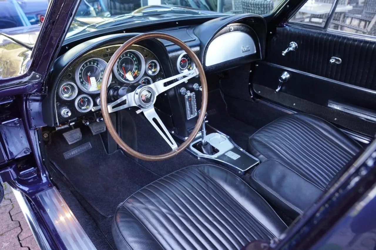 1964 Chevrolet Corvette C2 Sting Ray Coup&eacute; - Thumbnail 7