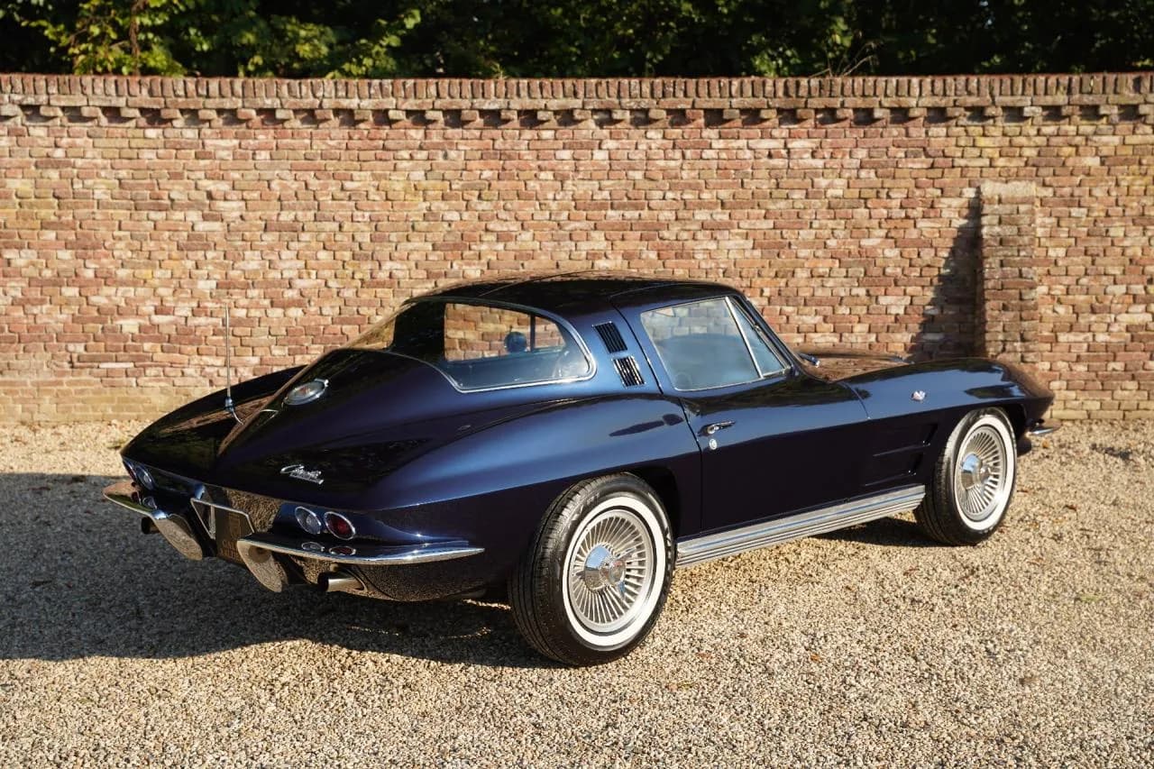 1964 Chevrolet Corvette C2 Sting Ray Coup&eacute; - Thumbnail 2