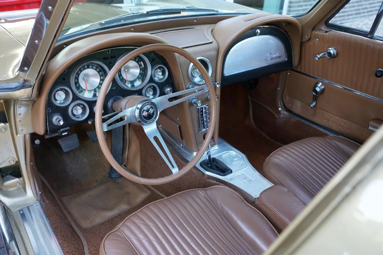 1963 Chevrolet Corvette C2 Sting Ray Split Window - Thumbnail 4