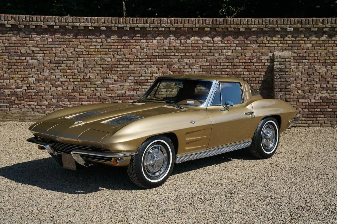 1963 Chevrolet Corvette C2 Sting Ray Split Window