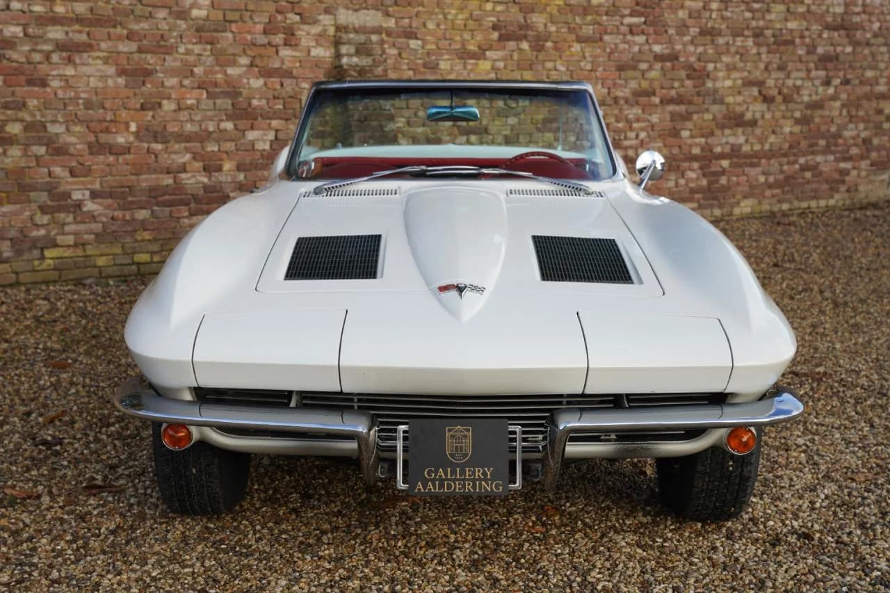 1963 Chevrolet Corvette C2 Sting Ray Convertible &ldquo;No. 1987 built&rdquo; - Thumbnail 5