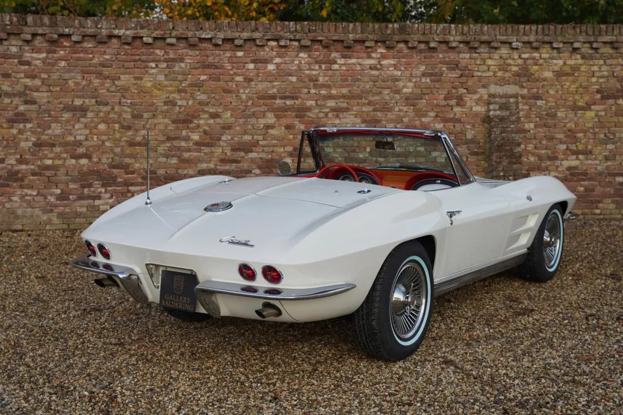 1963 Chevrolet Corvette C2 Sting Ray Convertible &ldquo;No. 1987 built&rdquo; - Thumbnail 2