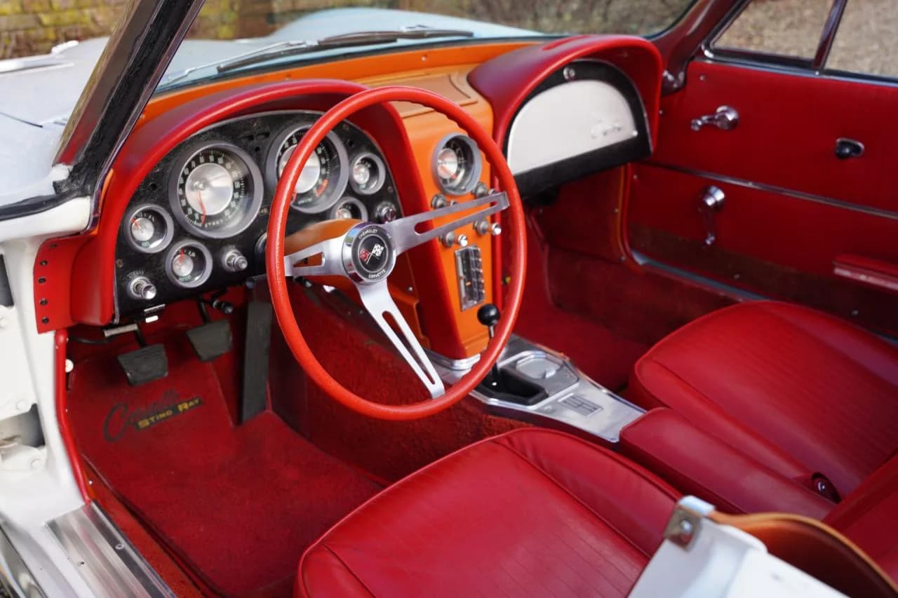 1963 Chevrolet Corvette C2 Sting Ray Convertible &ldquo;No. 1987 built&rdquo; - Thumbnail 3