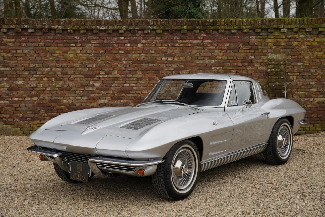 1963 Chevrolet Corvette C2 Sting Ray Split-Window 327 Coup&eacute;