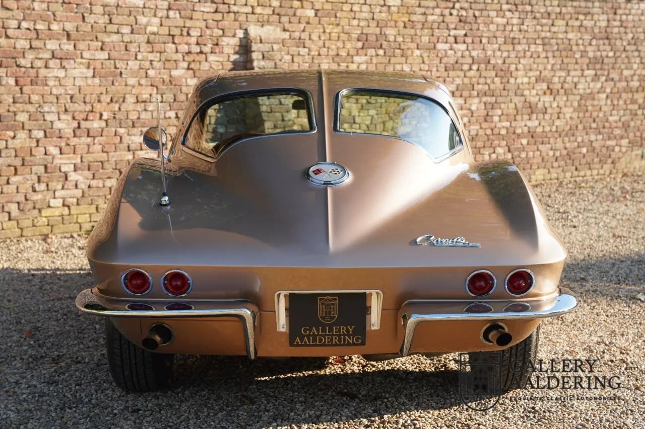 1963 Chevrolet C2 Sting Ray Coup&eacute; Split window - Thumbnail 6