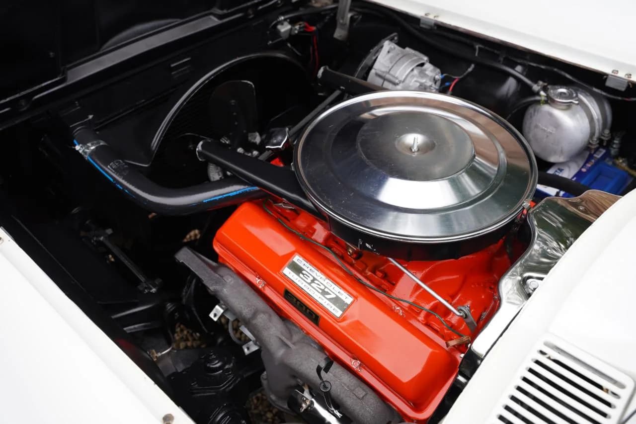 1963 Chevrolet Corvette C2 Sting Ray Split Window - Thumbnail 4