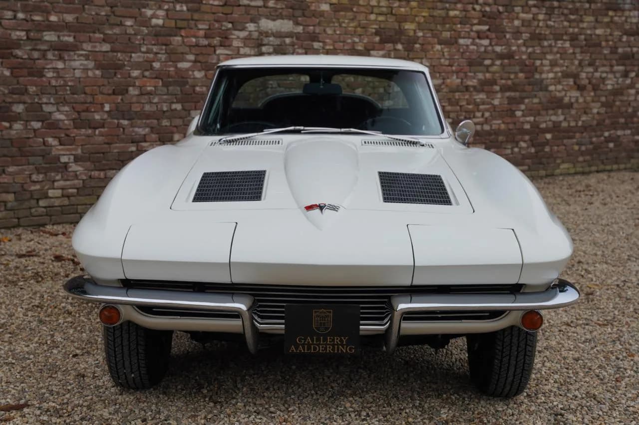 1963 Chevrolet Corvette C2 Sting Ray Split Window - Thumbnail 5