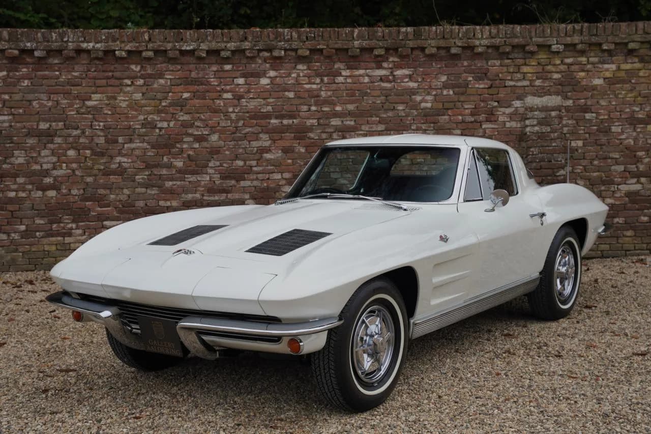 1963 Chevrolet Corvette C2 Sting Ray Split Window