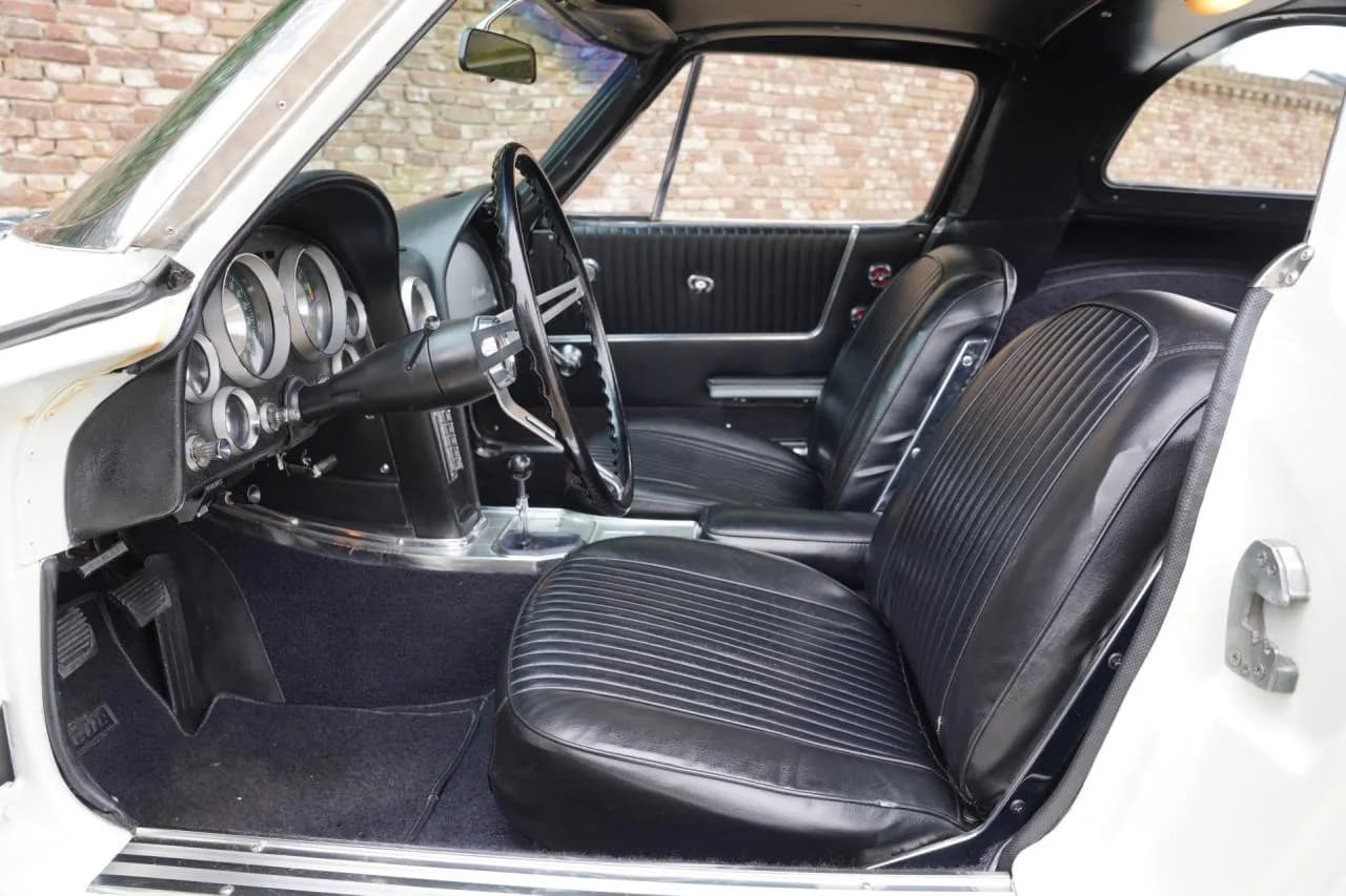 1963 Chevrolet Corvette C2 Sting Ray Split Window - Thumbnail 3
