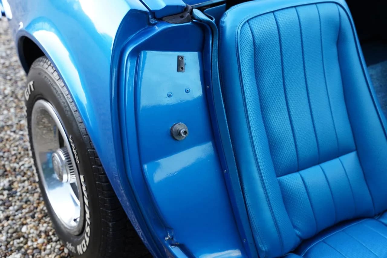 1968 Chevrolet Corvette C3 Convertible 327 - Thumbnail 8
