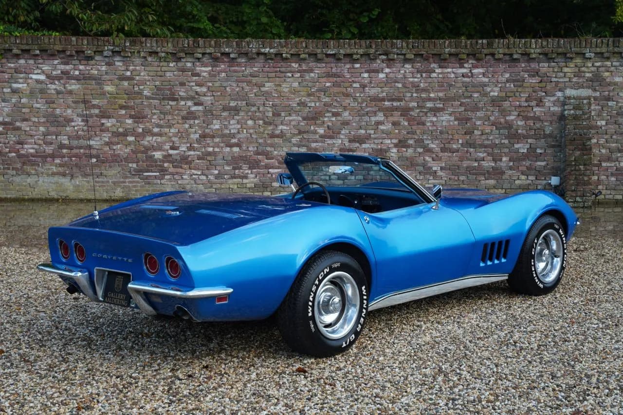 1968 Chevrolet Corvette C3 Convertible 327 - Thumbnail 2