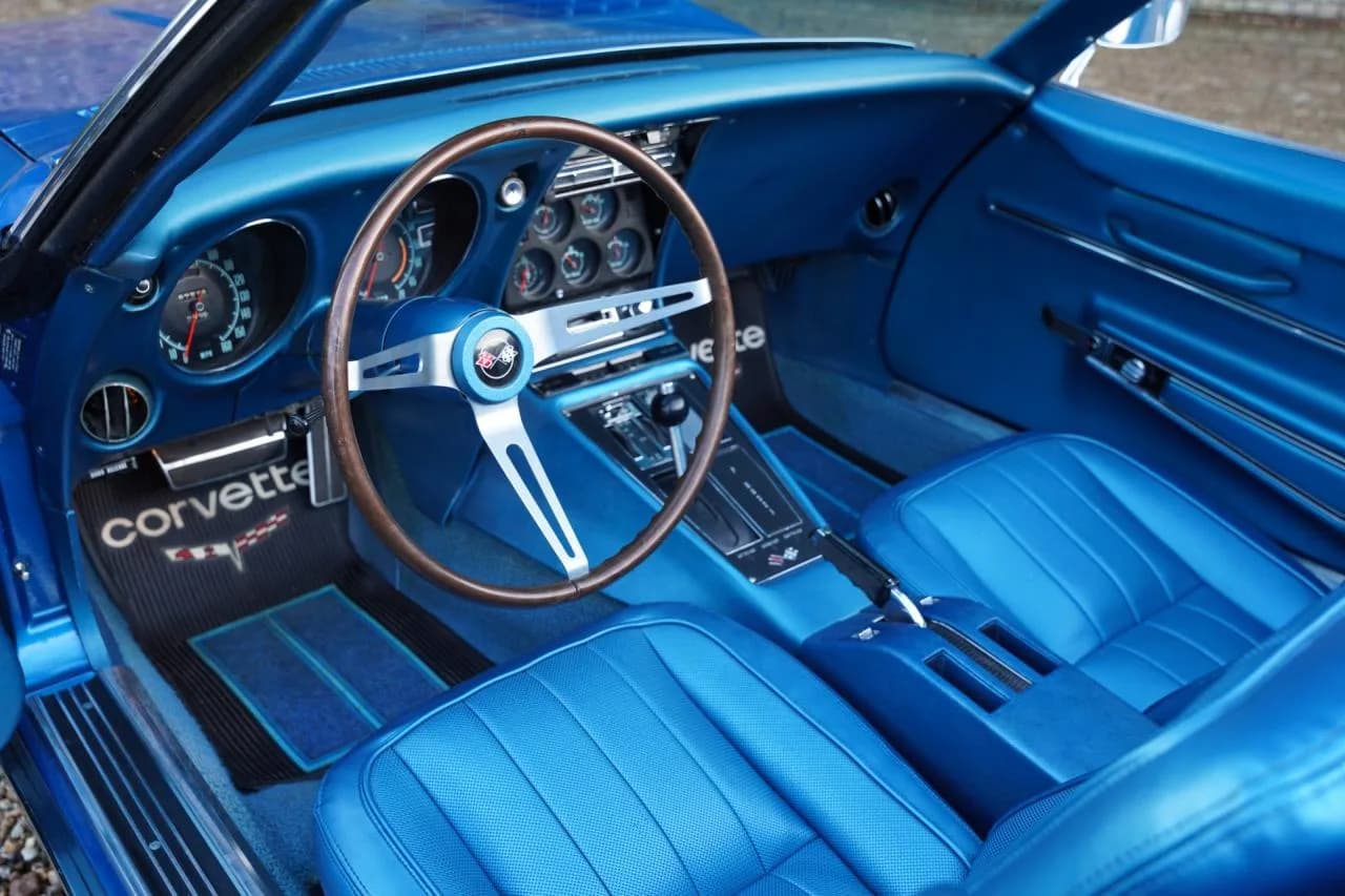 1968 Chevrolet Corvette C3 Convertible 327 - Thumbnail 3