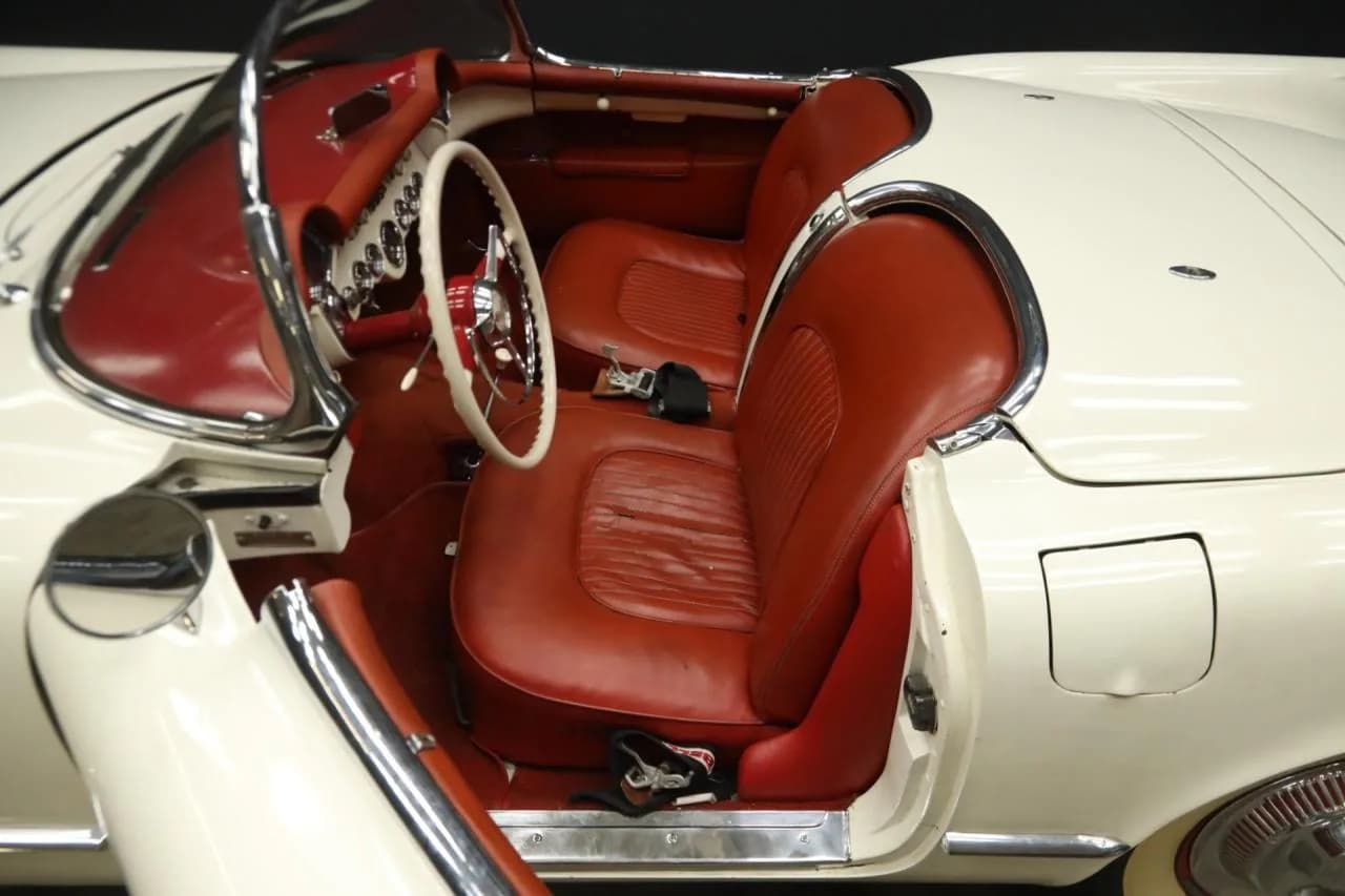 1954 Chevrolet Corvette C1 Convertible Trade-in-car - Thumbnail 3