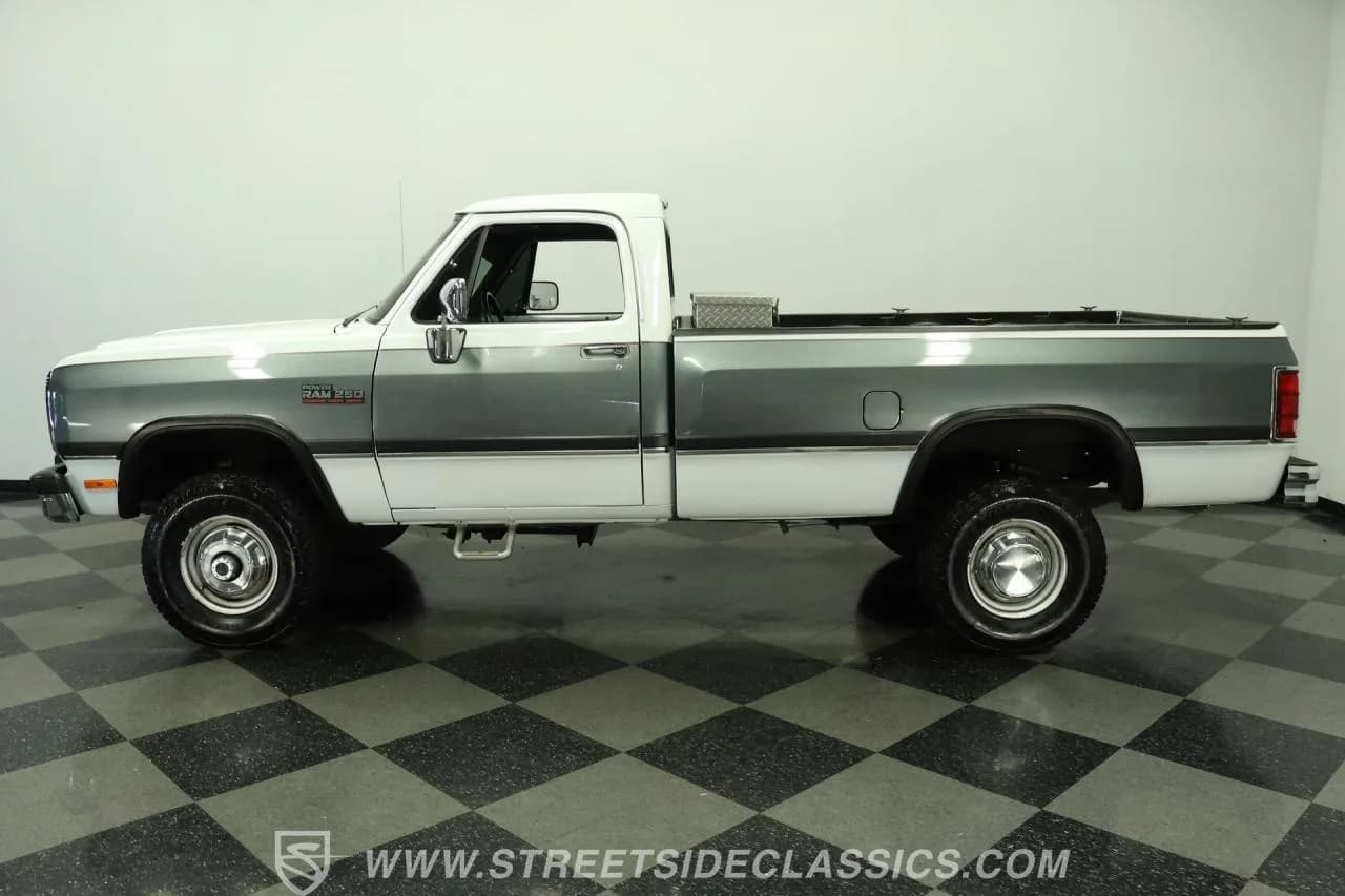 1992 Dodge Ram 250 LE Diesel 4X4 - Thumbnail 2