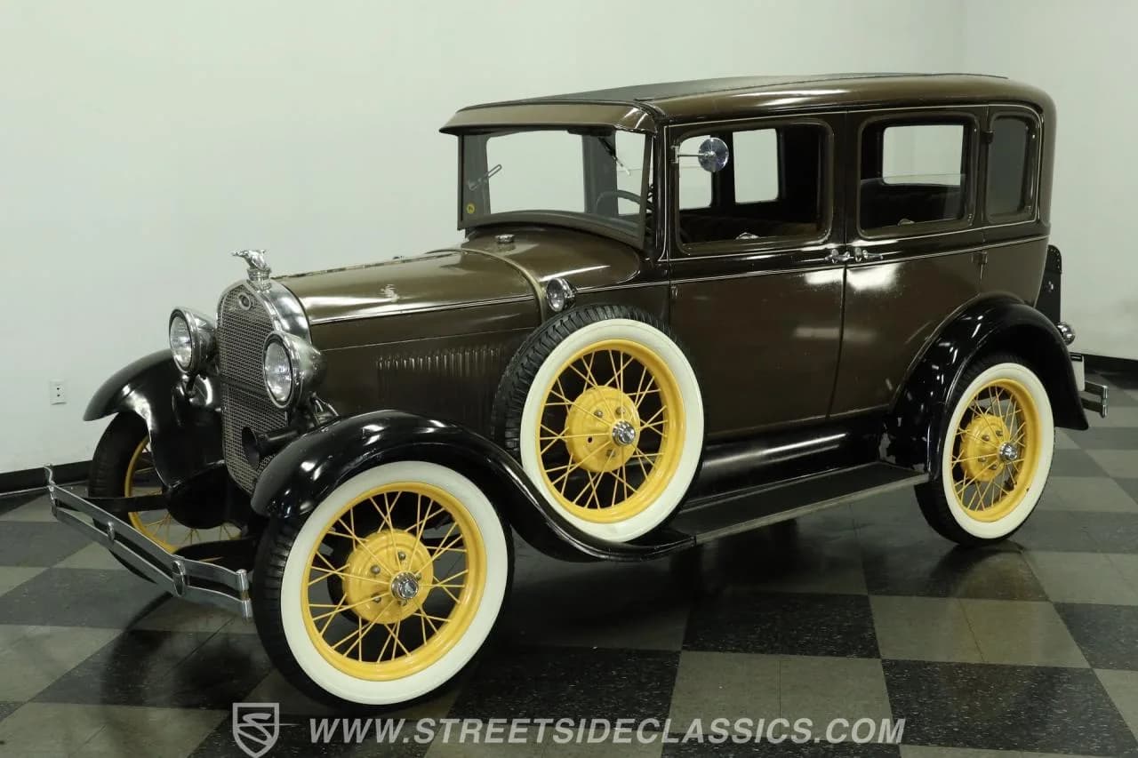 1929 Ford Model A Sedan - Thumbnail 6