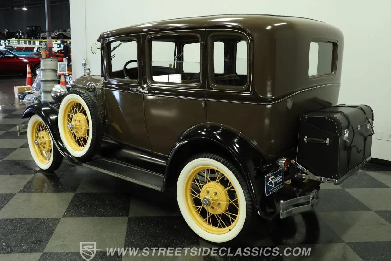 1929 Ford Model A Sedan - Thumbnail 7