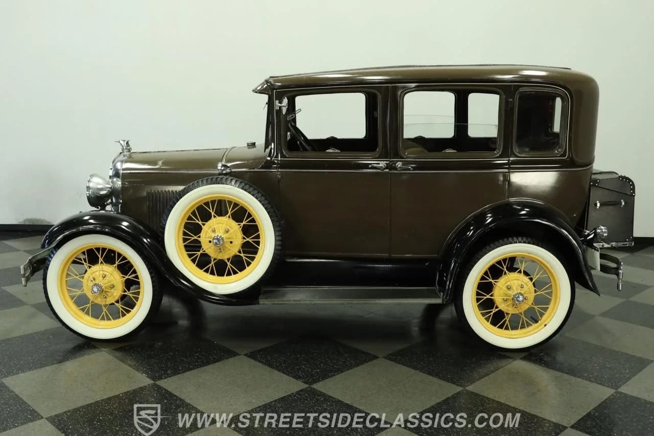 1929 Ford Model A Sedan - Thumbnail 2