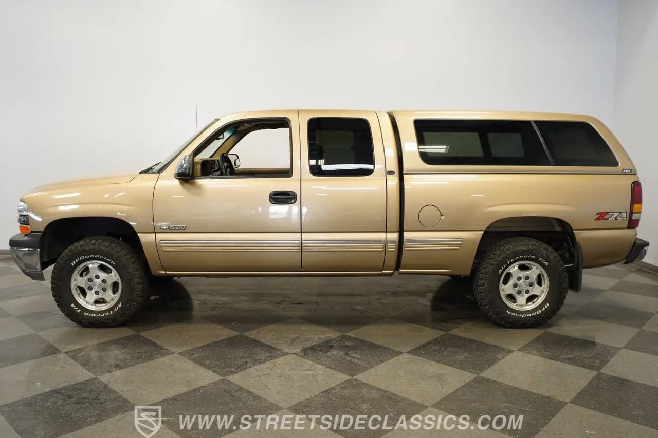 2000 Chevrolet Silverado 1500 LS 4X4 Extended cab - Thumbnail 2