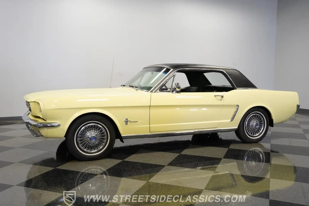 1965 Ford Mustang - Thumbnail 7