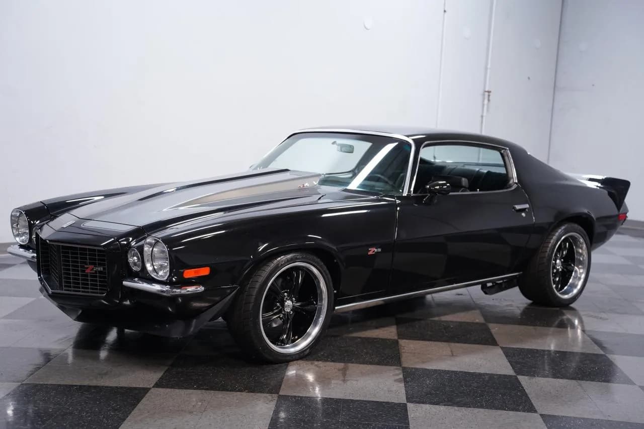 1970 Chevrolet Camaro LS3 Restomod - Thumbnail 7