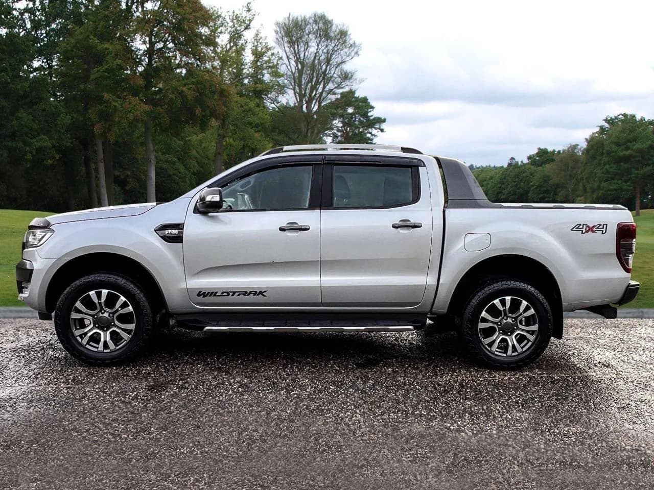 2018 Ford 3.2 TDCi Wildtrak Auto 4WD Euro 5 4dr - Thumbnail 2