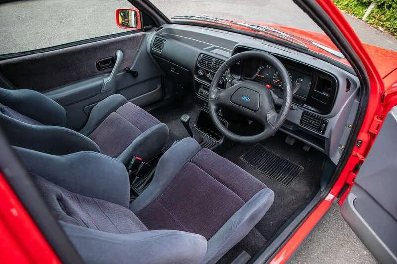 1990 Ford ESCORT 1600 SPORT - Thumbnail 2