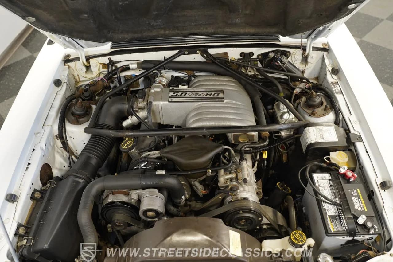1987 Ford Mustang Saleen - Thumbnail 4