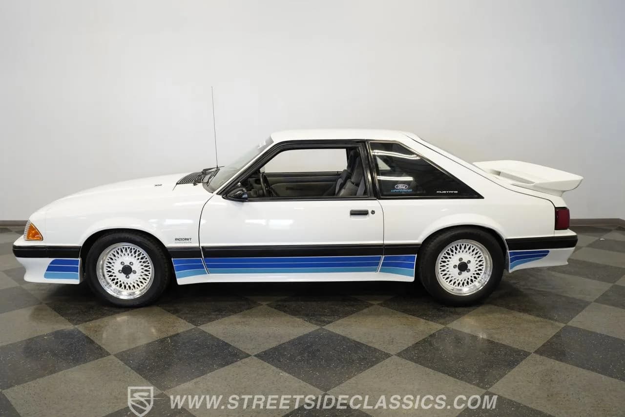 1987 Ford Mustang Saleen - Thumbnail 2