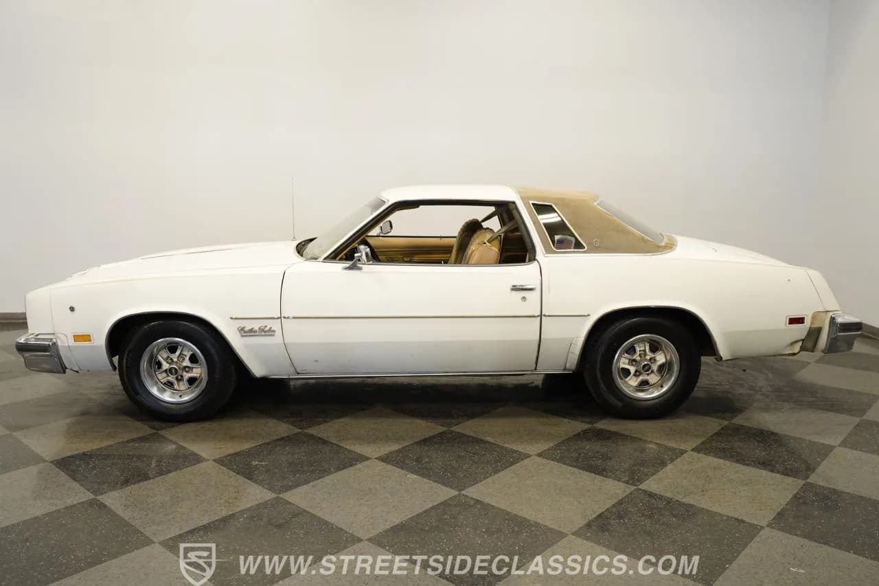 1976 Oldsmobile Cutlass Salon - Thumbnail 2