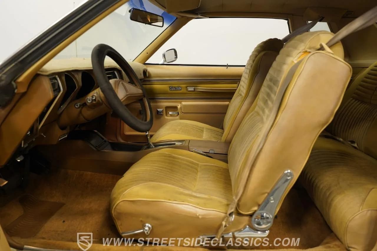 1976 Oldsmobile Cutlass Salon - Thumbnail 3
