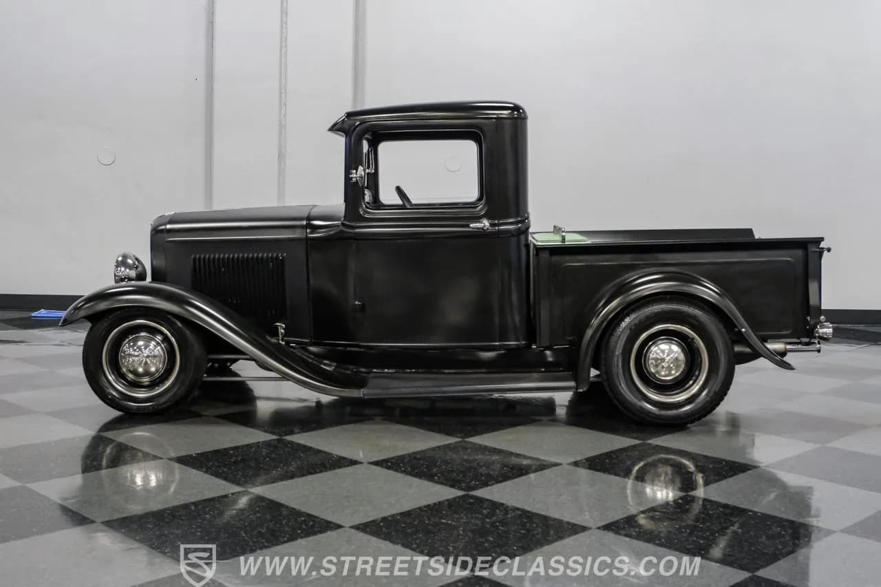 1932 Ford Model B Pickup Streetrod - Thumbnail 2