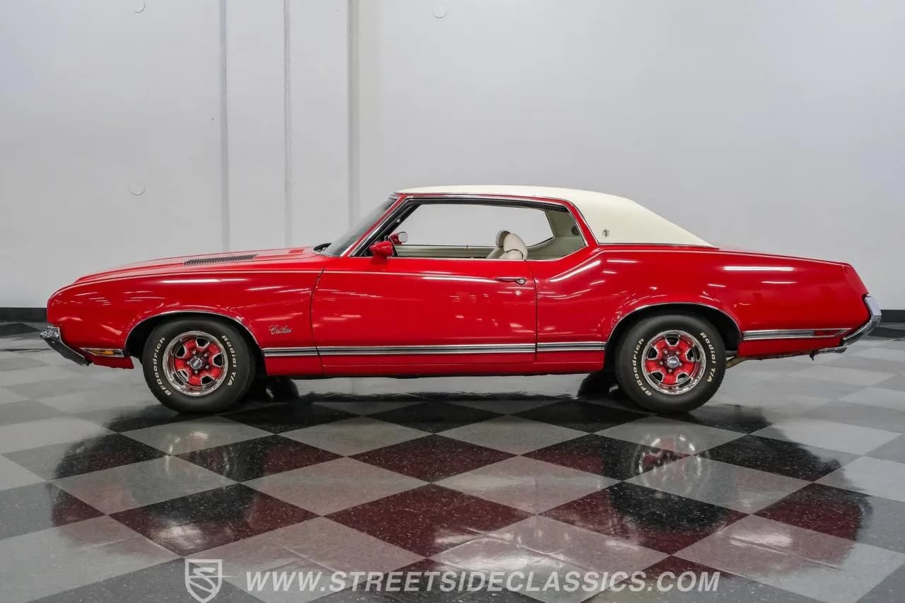 1971 Oldsmobile Cutlass Supreme Restomod - Thumbnail 2