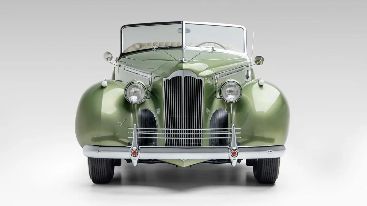 1940 Packard One Twenty Convertible Victoria by Darrin - Thumbnail 6