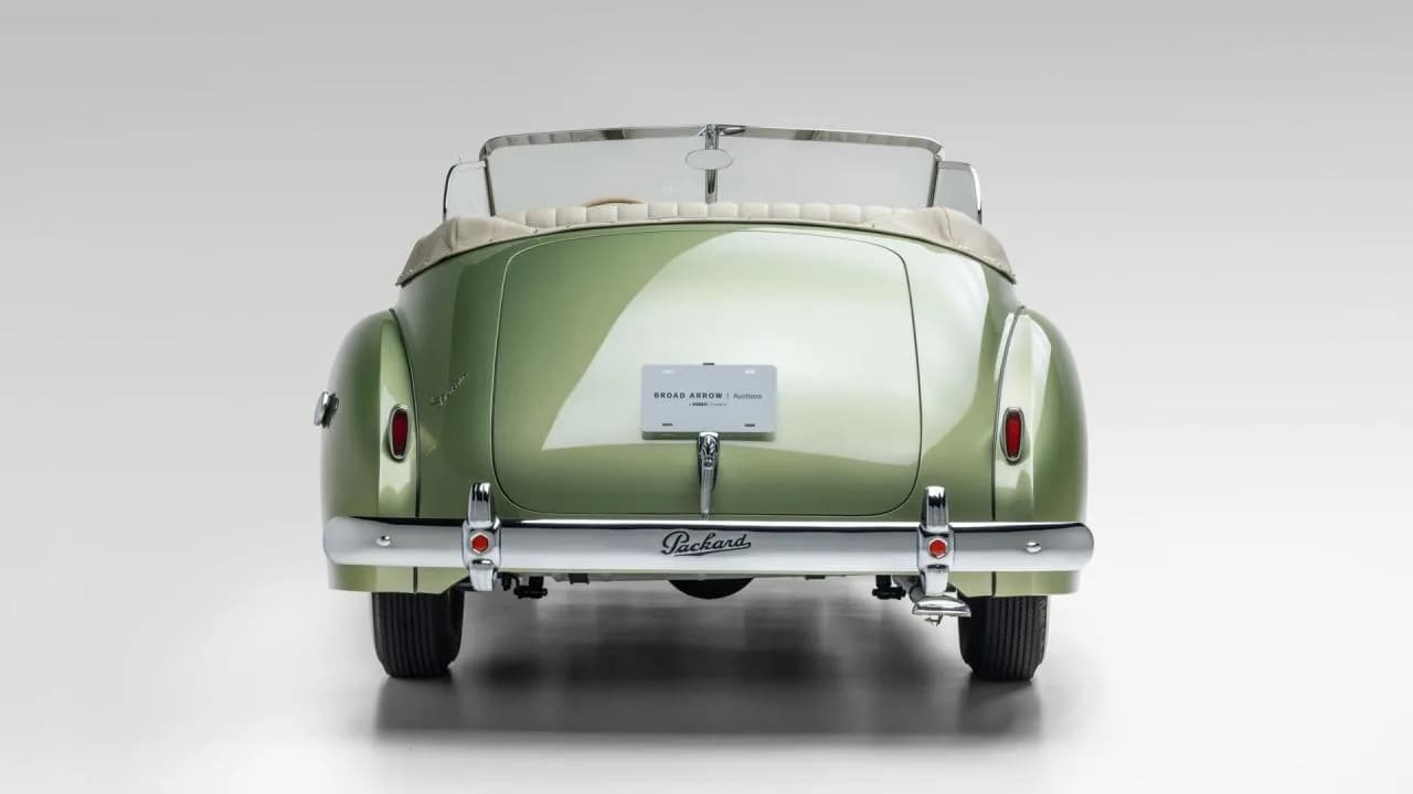 1940 Packard One Twenty Convertible Victoria by Darrin - Thumbnail 7