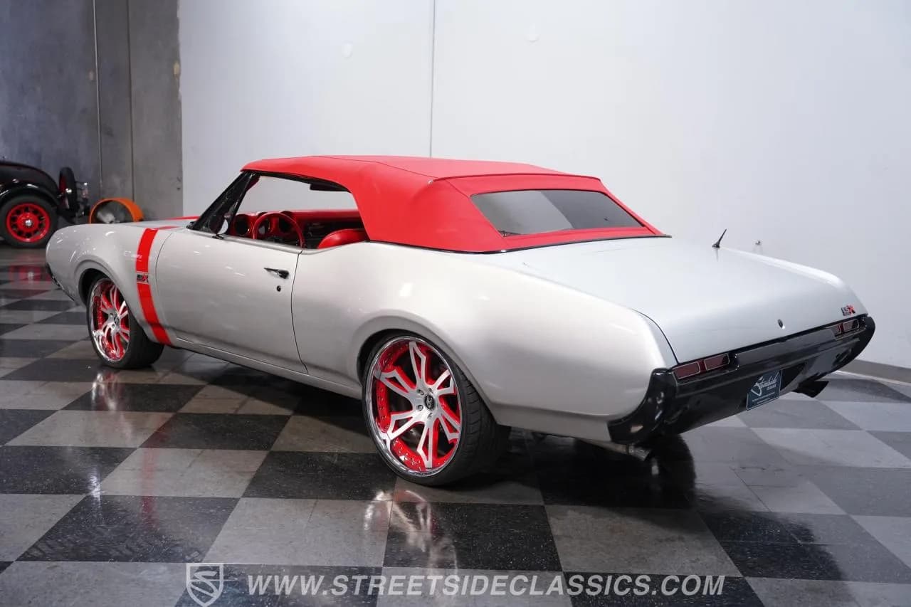 1968 Oldsmobile Cutlass Convertible LS3 Restomod - Thumbnail 7