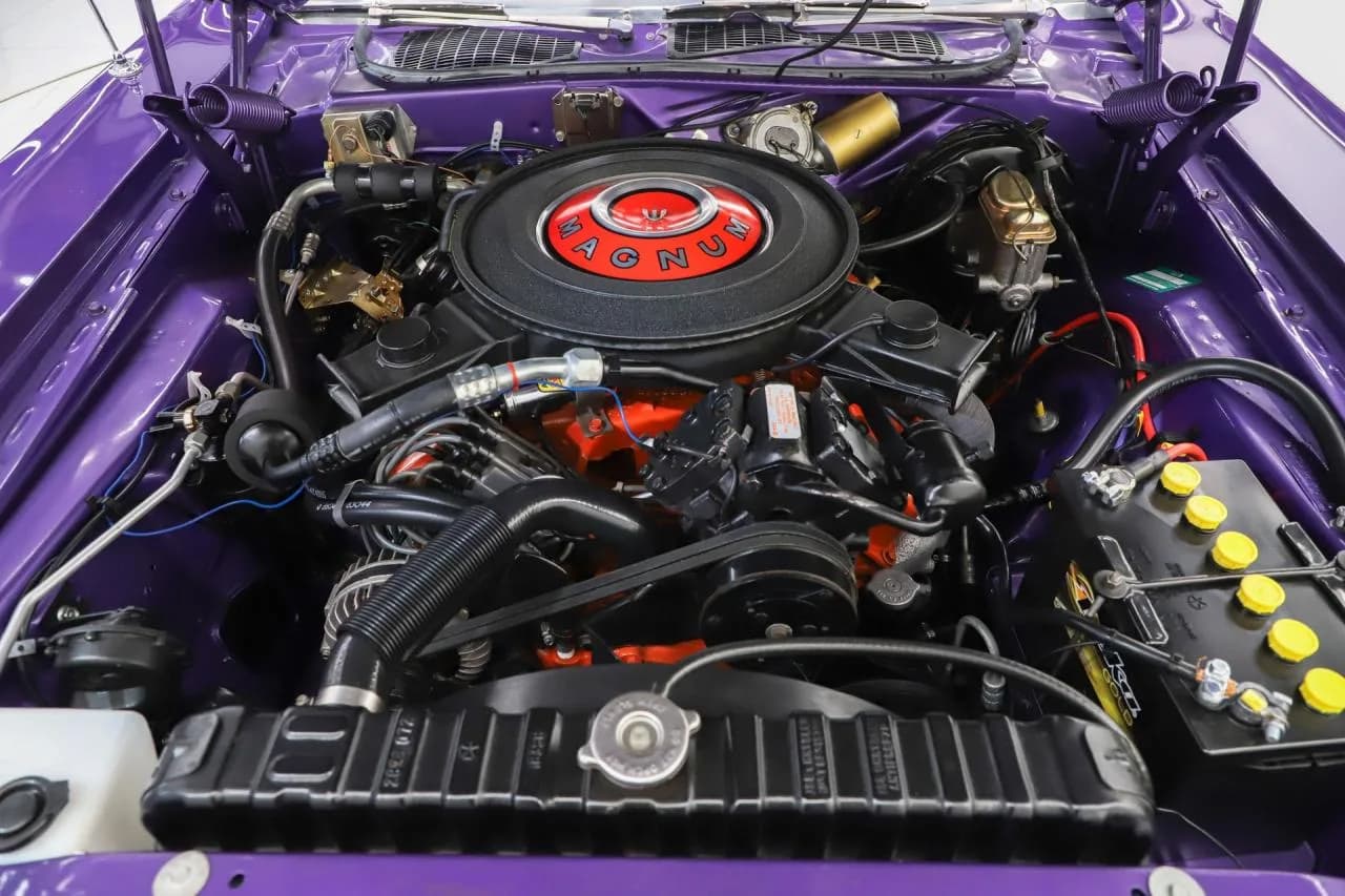 1970 Dodge Challenger R/T - Thumbnail 5