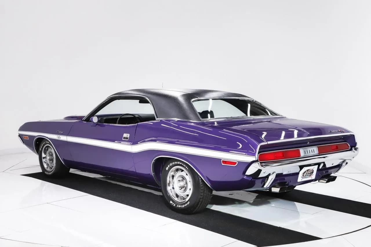 1970 Dodge Challenger R/T - Thumbnail 6