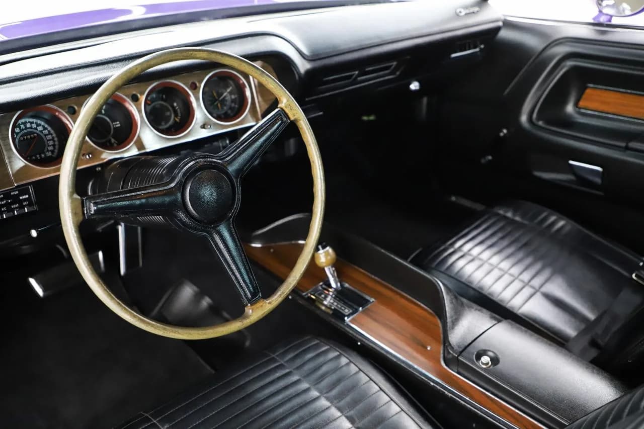 1970 Dodge Challenger R/T - Thumbnail 2
