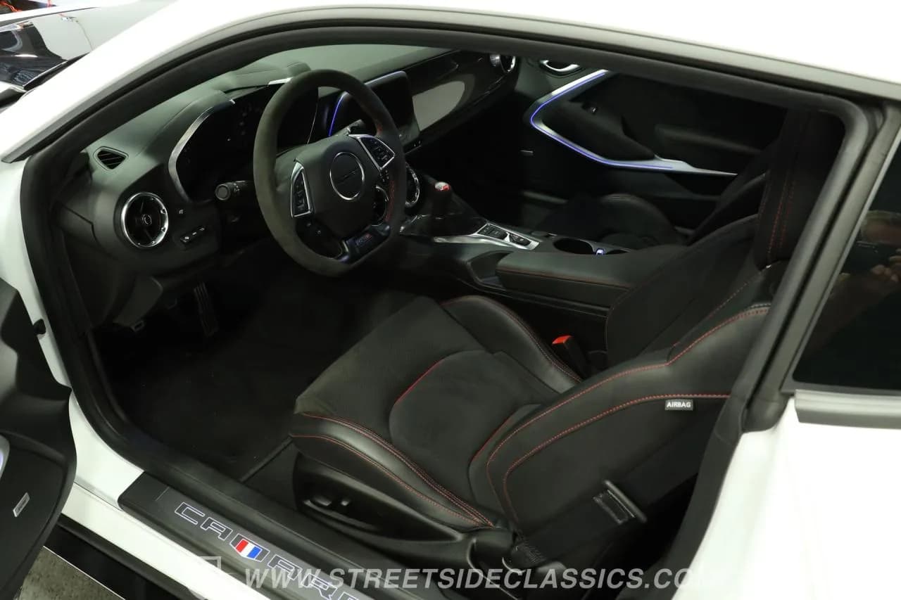 2023 Chevrolet Camaro ZL1 - Thumbnail 4