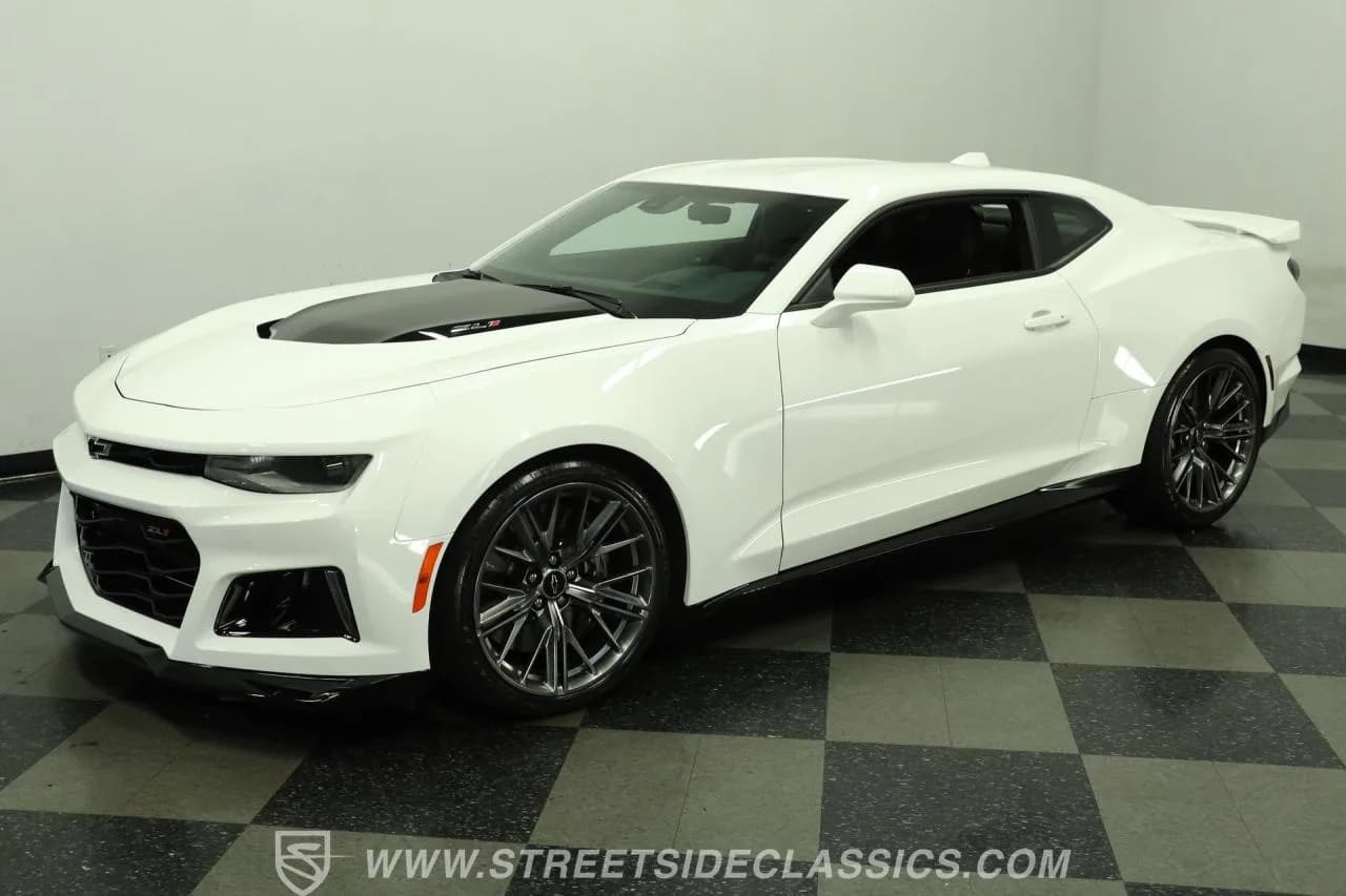 2023 Chevrolet Camaro ZL1 - Thumbnail 6