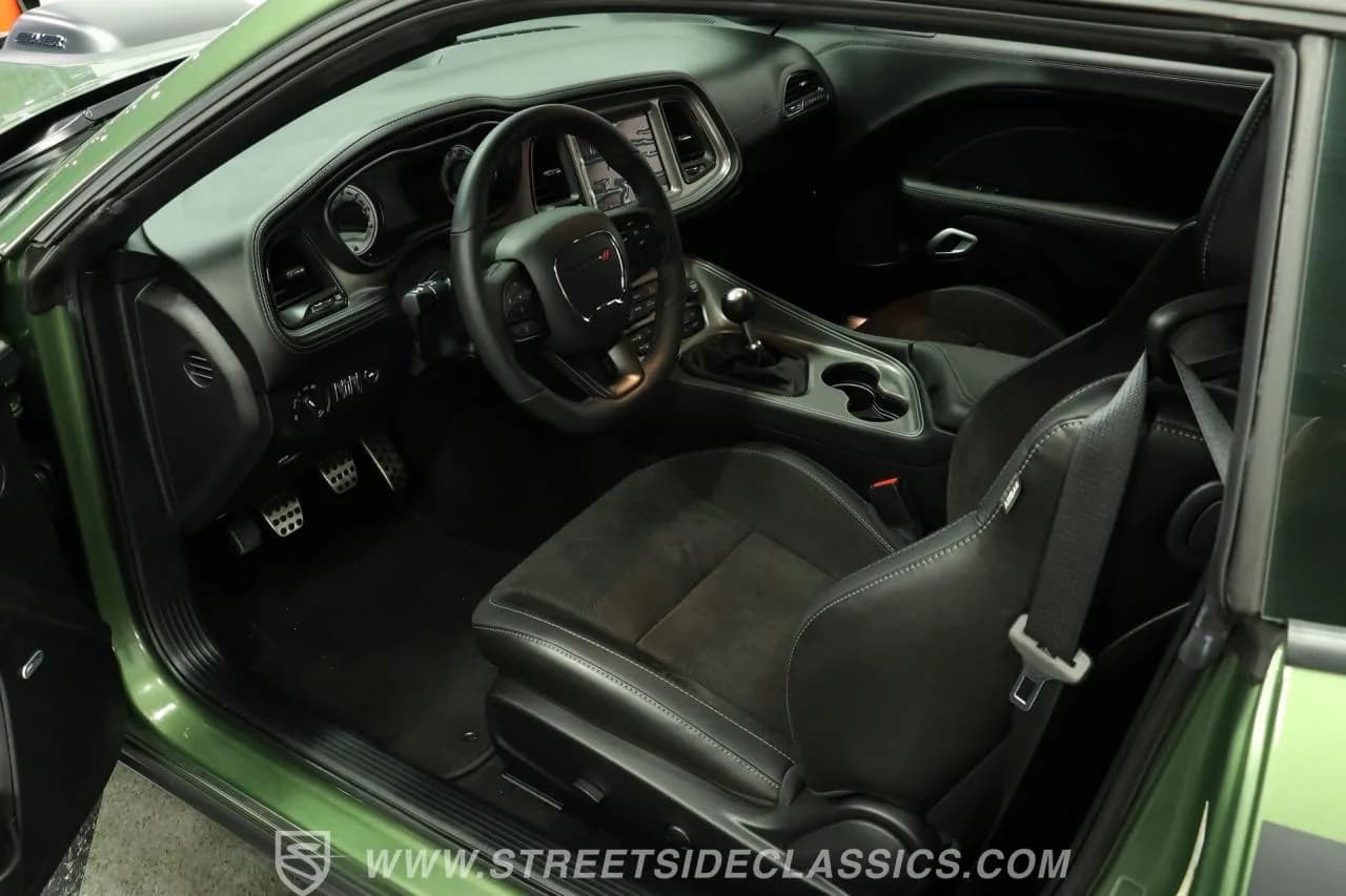 2023 Dodge Challenger R/T Shaker Edition - Thumbnail 4
