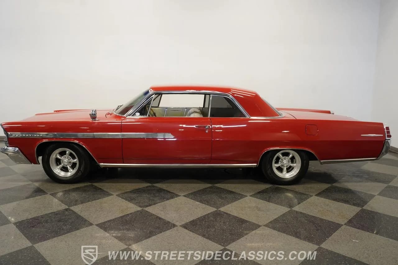 1963 Pontiac Bonneville - Thumbnail 2