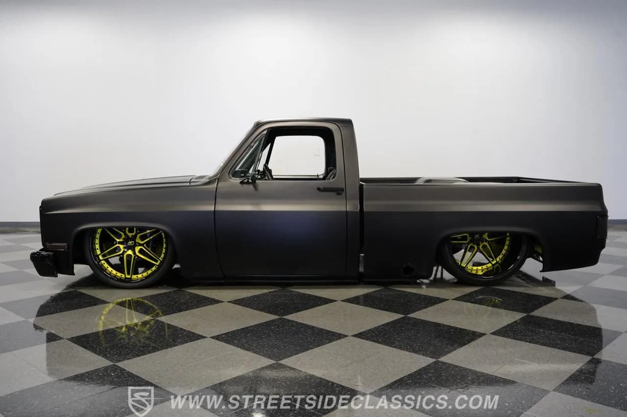 1983 Chevrolet C30 LS Restomod - Thumbnail 2