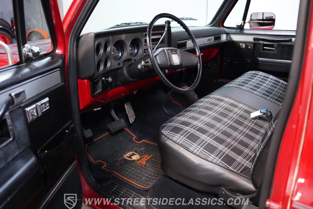 1987 GMC C10 Patina Restomod - Thumbnail 4