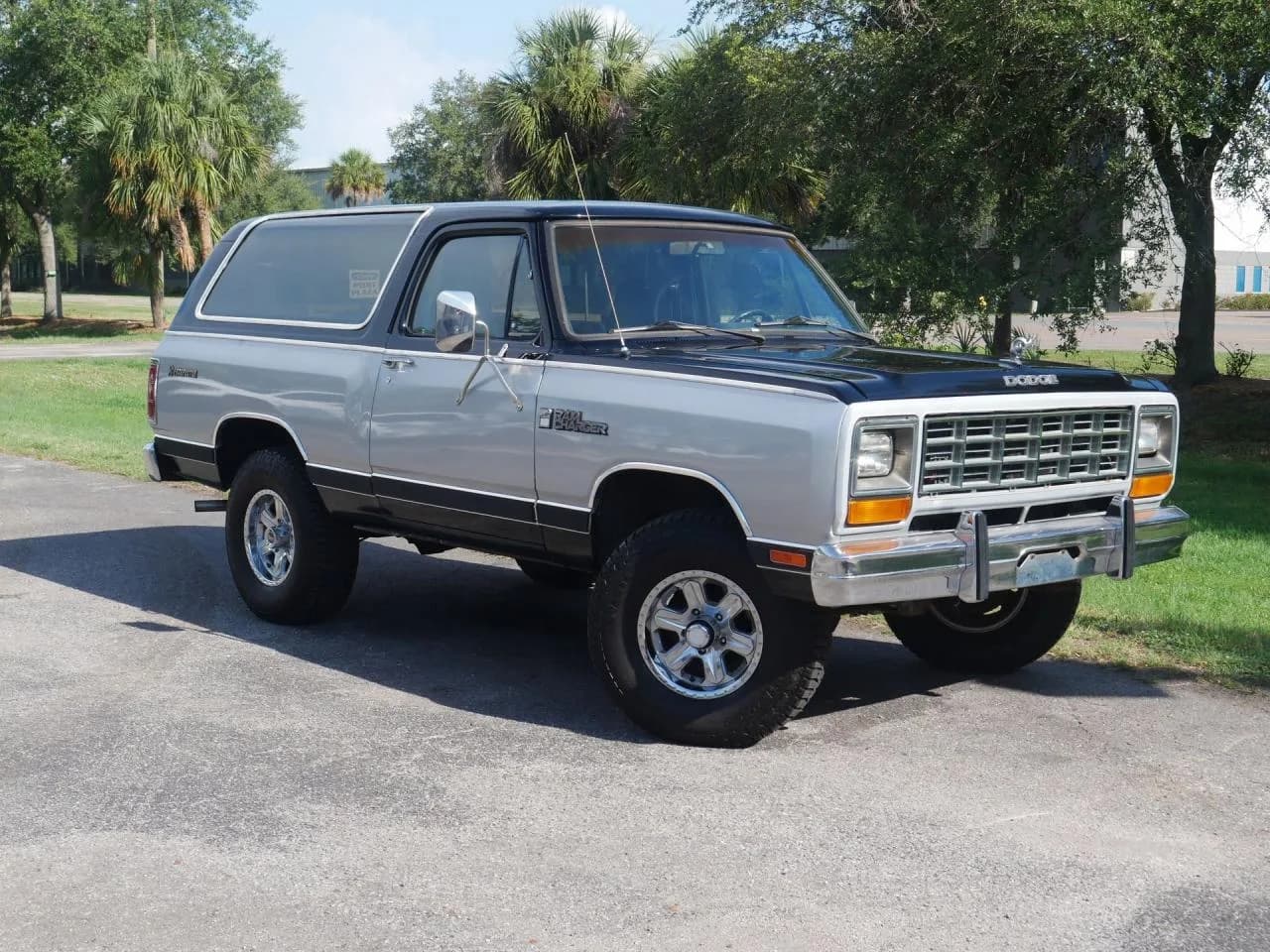 1983 Dodge Ramcharger Prospector 4x4 - Thumbnail 6