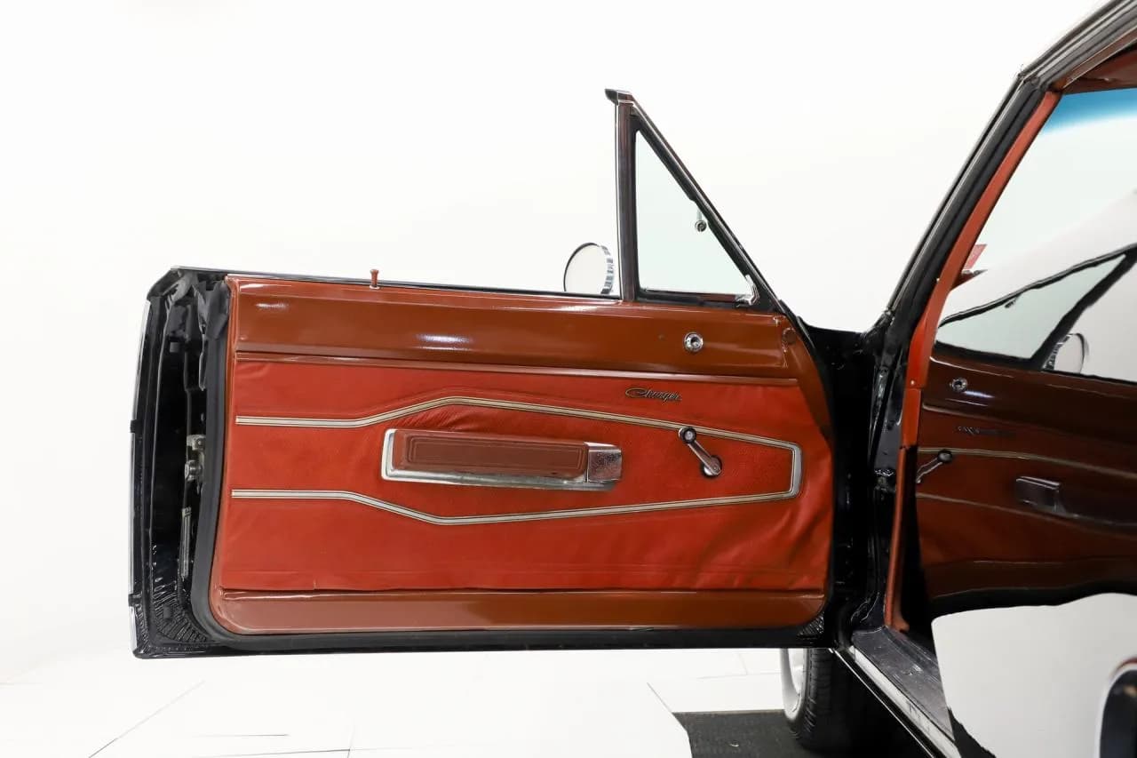 1970 Dodge Charger - Thumbnail 8