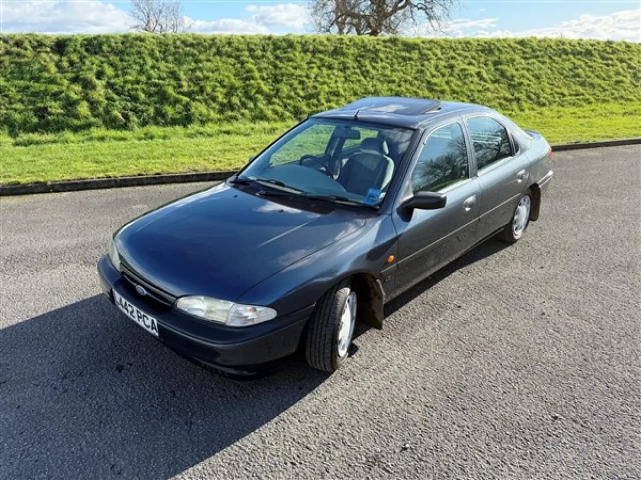 1993 Ford Mondeo  MK1 - Thumbnail 4